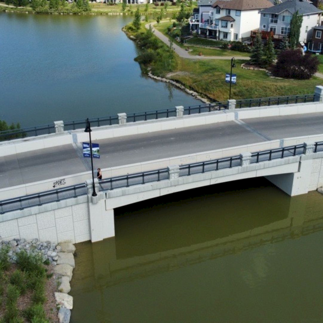 Image of the Bayside Bridge in Airdrie, Alberta, built by Chandos Construction